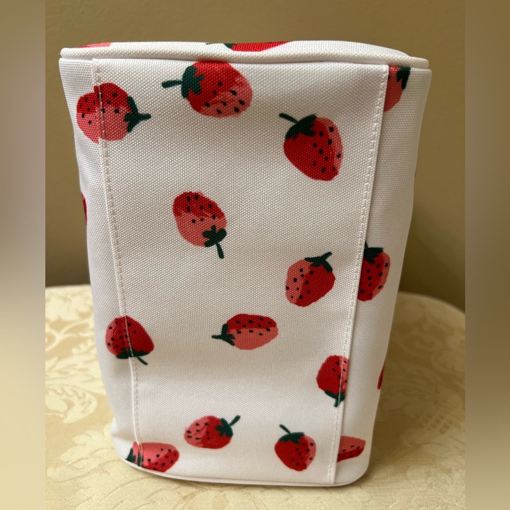 Kate Spade insulted Strawberry Print Bag - Picture 5 of 7